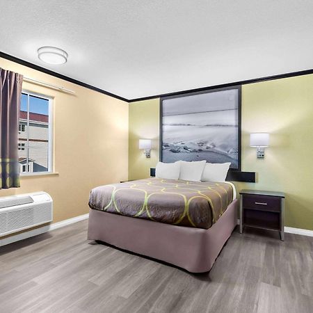 Super 8 By Wyndham Crescent City Dış mekan fotoğraf