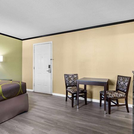 Super 8 By Wyndham Crescent City Dış mekan fotoğraf