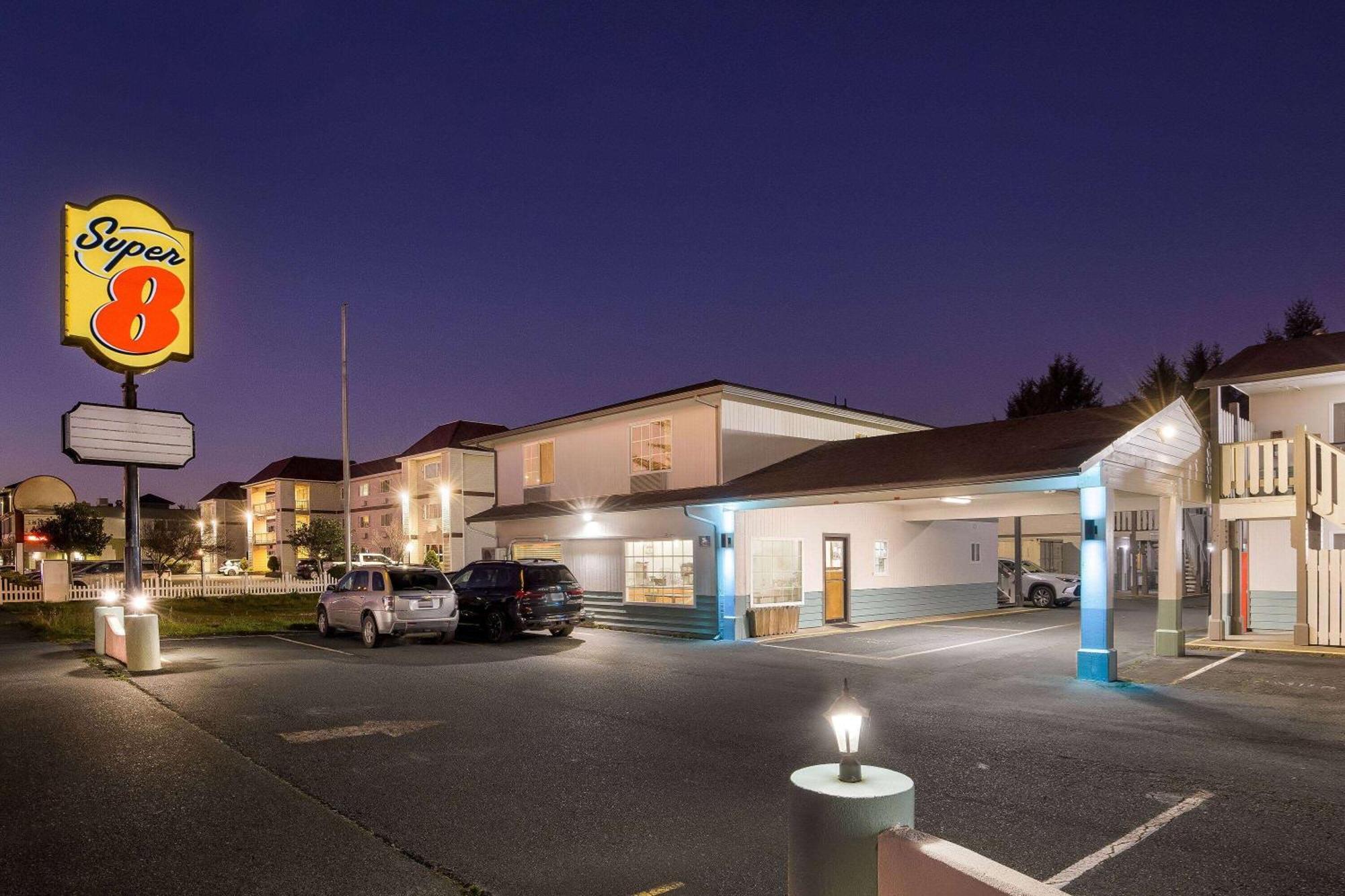 Super 8 By Wyndham Crescent City Dış mekan fotoğraf